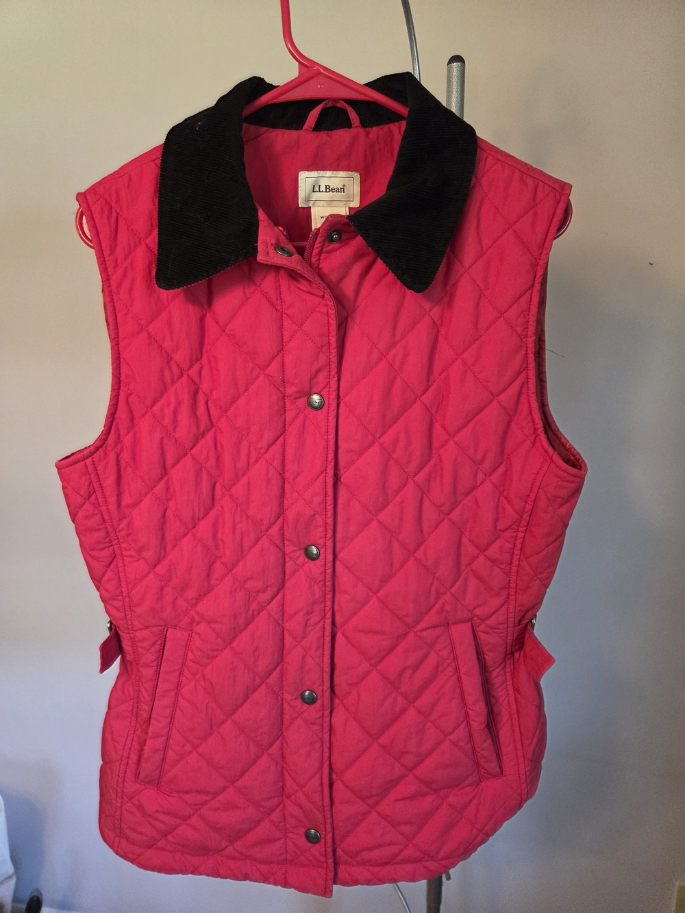 L.L. Bean Quilted Sleeveless Vest in Bright Red with Black Collar